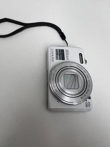Nikon Coolpix S7000 - Compact Camera beschikbaar voor biedingen