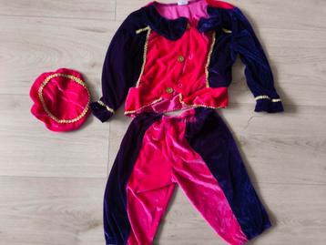 Roze Pietenpakje 6-8 jaar beschikbaar voor biedingen