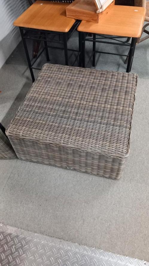 webbing Rieten Poef / Bijzettafel Vierkant, Huis en Inrichting, Banken | Voetenbanken en Poefen, Gebruikt, 75 tot 100 cm, 75 tot 100 cm