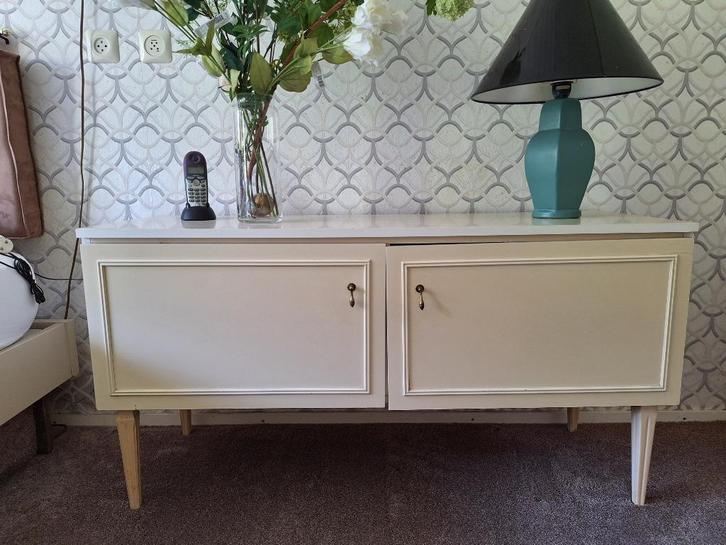 Vintage slaapkamer meubilair, Huis en Inrichting, Slaapkamer | Nachtkastjes, Gebruikt, 55 tot 70 cm, Minder dan 45 cm, Hout, Ophalen