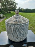 Nieuwe Ronde mand van stro. Natuurlijke tint, Ophalen, Nieuw, Rond, Riet