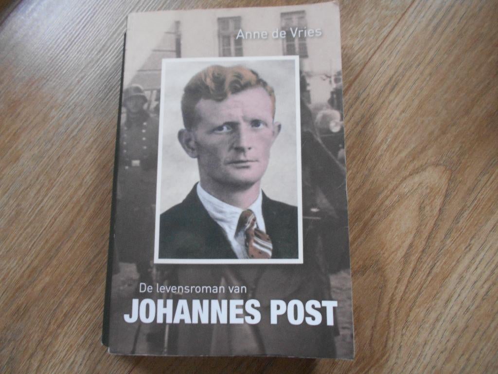 Anne de Vries De levensroman van Johannes Post, Boeken, Ophalen of Verzenden, Tweede Wereldoorlog, Zo goed als nieuw, Overige onderwerpen