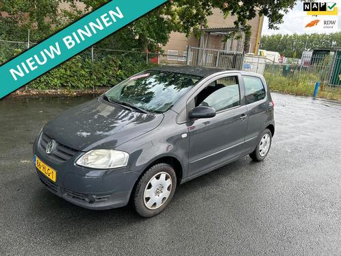 Volkswagen Fox 1.2 Trendline LEUKE AUTO RIJDT EN SCHAKELT GO, Auto's, Volkswagen, Bedrijf, Te koop, Fox, ABS, Airbags, Metallic lak