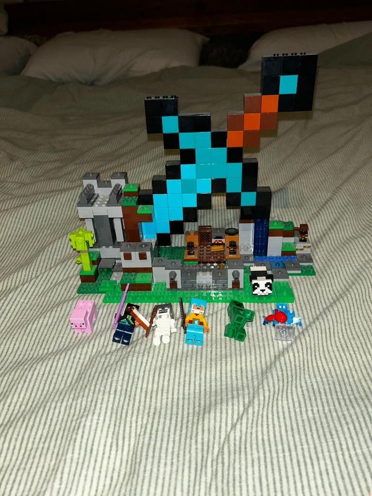 Lego Minecraft Sword base 21244, Kinderen en Baby's, Speelgoed | Duplo en Lego, Zo goed als nieuw, Lego, Complete set, Ophalen of Verzenden