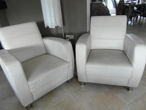 2 fauteuil gebr wit leer creme rvs poten zith 42 Elst (U), Huis en Inrichting, Fauteuils, Zo goed als nieuw, Leer, Metaal, 75 tot 100 cm