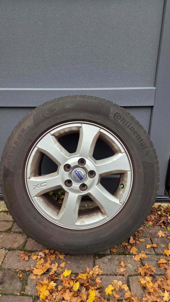 Set van vier Volvo XC70 winterbanden op velg 215/65/R16 H, Auto-onderdelen, Banden en Velgen, Band(en), Winterbanden, 16 inch