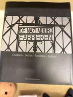 De Nazi Moordfabrieken - Ton Roozeboom, Ophalen of Verzenden, Tweede Wereldoorlog, Gelezen, Overige onderwerpen