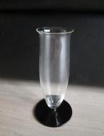 Anjervaas Copier Leerdam Helder Glas op Zwarte Voet 20,5 cm, Antiek en Kunst, Antiek | Glas en Kristal, Ophalen of Verzenden