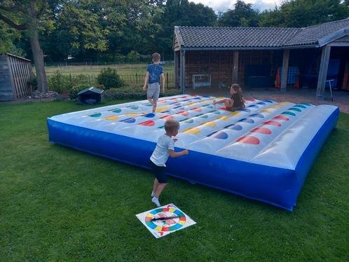 Springkussen verhuur huren huur rhenen elst scherpenzeel, Hobby en Vrije tijd, Feestartikelen | Verhuur, Ophalen