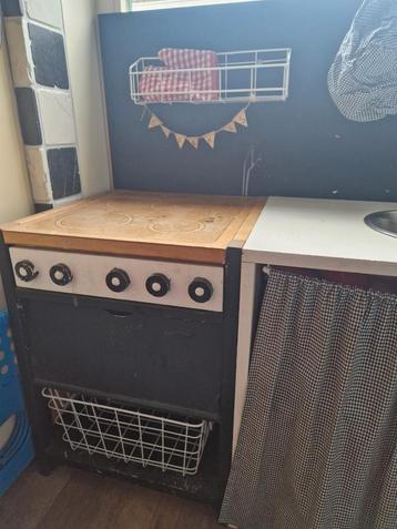 Speelkeuken met veel toebehoren  beschikbaar voor biedingen