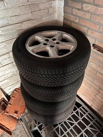Originele Toyota Rav4 velgen 16 inch + 4 season banden beschikbaar voor biedingen