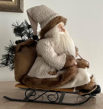Set van twee roomkleurige kerstmannen beschikbaar voor biedingen
