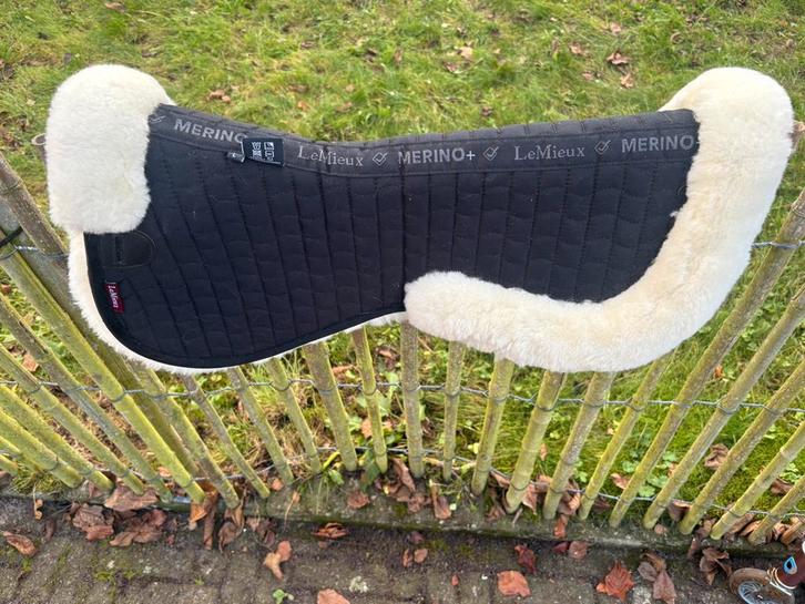 Le mieux alwero zadelonderlegger maat L, Dieren en Toebehoren, Paarden en Pony's | Dekens en Dekjes, Zo goed als nieuw, Ophalen of Verzenden