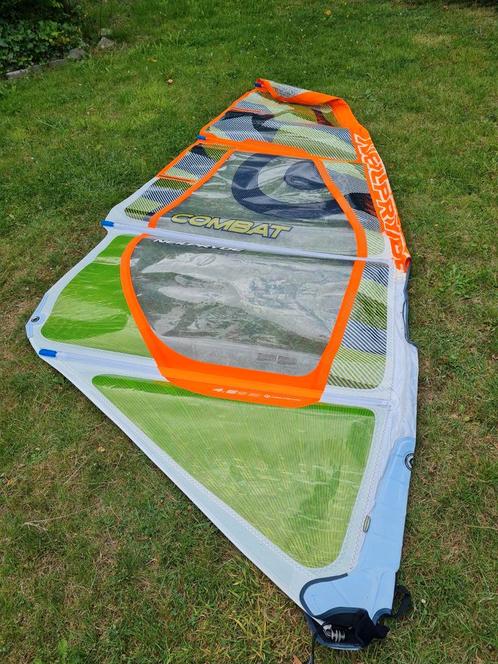 Neilpryde Combat 4,5m2 en Wizard 5,1 m2, Watersport en Boten, Windsurfen, Gebruikt, Zeil, Minder dan 250 cm, Minder dan 5 m², Ophalen