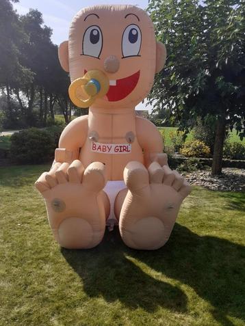 Baby opblaaspop te Huur beschikbaar voor biedingen