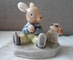 Porseleinen haasje met hondje. Albert Kessler, Verzamelen, Beelden en Beeldjes, Ophalen of Verzenden, Zo goed als nieuw, Dier