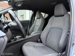 Toyota C-HR 1.8 Hybrid Dynamic BI-Tone Navi Camera Cruise Co, Auto's, Stof, Zwart, 4 cilinders, 98 pk