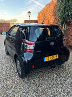 Toyota IQ 1.0 VVTi Aspiration 2010 Zwart, Auto's, Toyota, 4 stoelen, Origineel Nederlands, Particulier, 3 cilinders