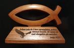 Een houten sculptuur van een Ichthus-symbool., Verzamelen, Beelden en Beeldjes, Ophalen of Verzenden, Nieuw