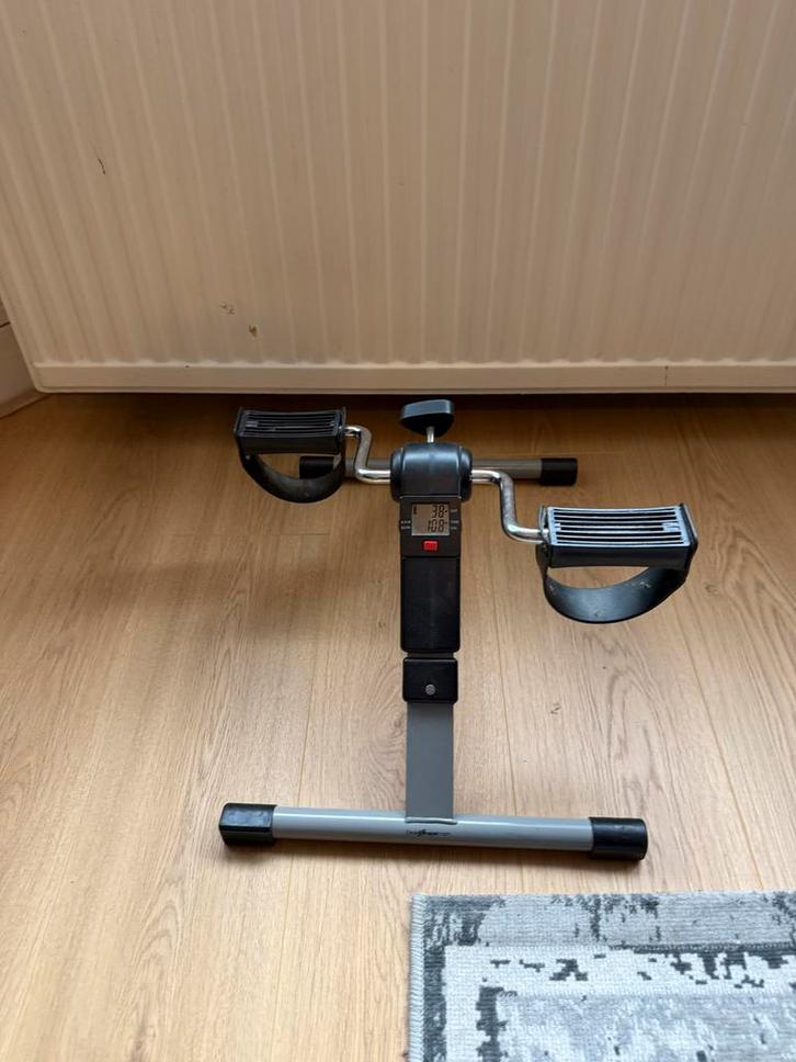 Compacte Stoelfiets voor Thuisrevalidatie, Sport en Fitness, Fitnessapparatuur, Gebruikt, Stoelfiets, Armen, Metaal, Ophalen of Verzenden