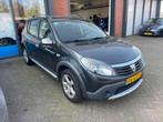 Dacia Sandero 1.6 Stepway, Gebruikt, 4 cilinders, 1070 kg, Metallic lak