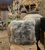 schapenvacht kussens landelijk woonaccessoires koeienhuid, Huis en Inrichting, Woonaccessoires | Kussens, Ophalen, Nieuw, Overige kleuren