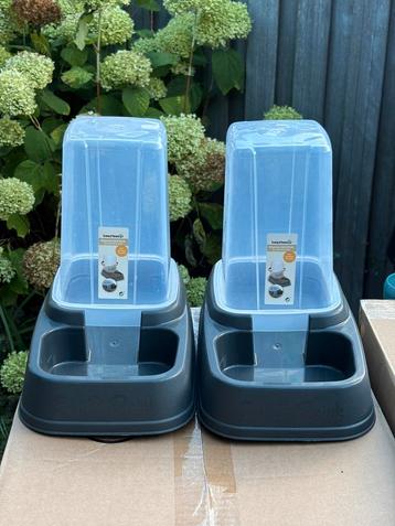 2x Beeztees Eat & Drink dispenser – nieuw beschikbaar voor biedingen