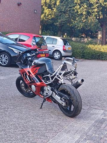 Schade motor Honda CBR 600 F3 beschikbaar voor biedingen