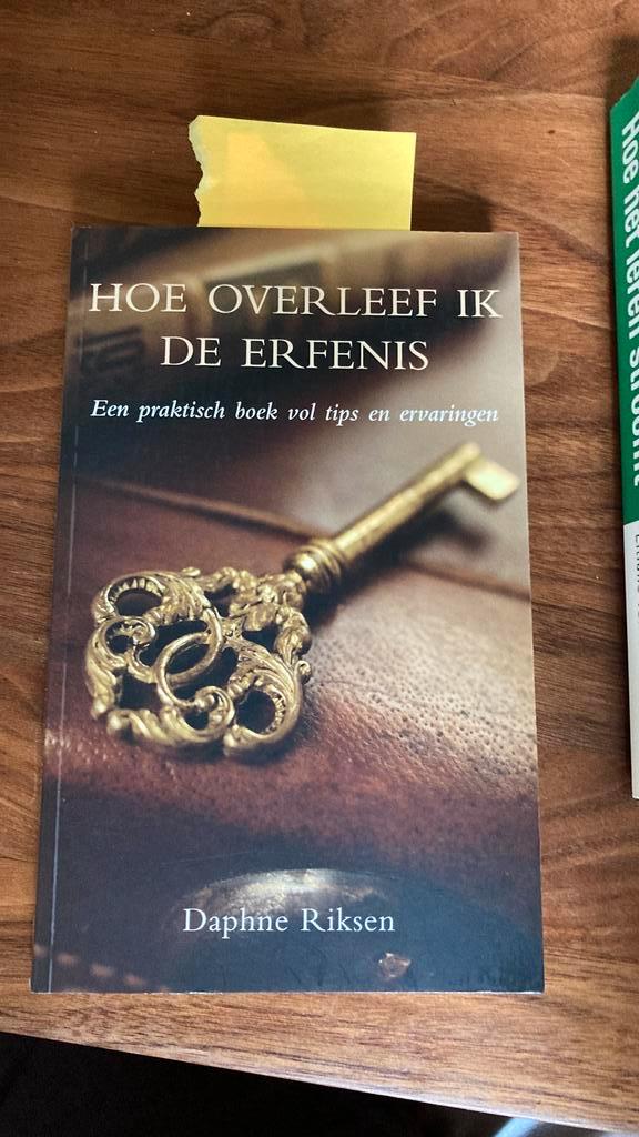 D. Riksen - Hoe overleef ik de erfenis, Boeken, Politiek en Maatschappij, Zo goed als nieuw, Nederland, Ophalen of Verzenden