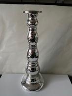 Een zilverkleurige kaarsenkandelaar, hoog model, Overige kleuren, 25 tot 50 cm, Ophalen of Verzenden, Zo goed als nieuw