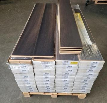 Rest partij 63 m2 nieuwe laminaat Cavalier SPE1031C beschikbaar voor biedingen