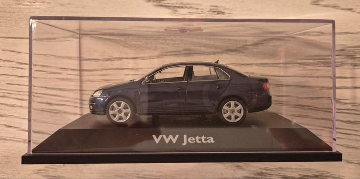 Schuco VW Jetta met Showcase, Hobby en Vrije tijd, Modelauto's | 1:43, Nieuw, Auto, Schuco, Ophalen of Verzenden