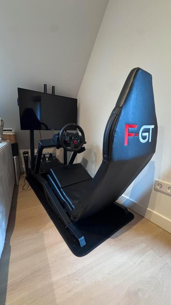 Next Level Racing F-GT playseat, Spelcomputers en Games, Spelcomputers | Sony PlayStation Consoles | Accessoires, Zo goed als nieuw