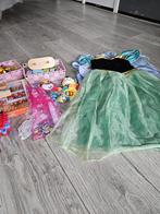 Meisjes kleding en speelgoed pakket, Kinderen en Baby's, Speelgoed | Overig, Ophalen, Zo goed als nieuw, Meisje