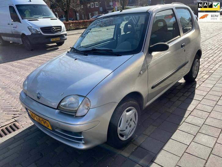 Fiat Seicento 1.1 Active / nieuwe apk met stuurbekrachtiging, Auto's, Fiat, Bedrijf, Te koop, Seicento, Metallic lak, Radio, Startonderbreker