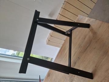 schragen voor bureau beschikbaar voor biedingen