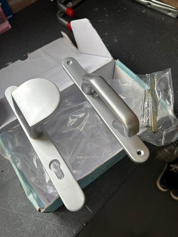 Nieuwe Deurklinken Set - Zilverkleurig beschikbaar voor biedingen