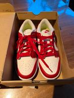 W nike Dunk low, Ophalen of Verzenden, Nieuw, Overige kleuren, Sneakers of Gympen
