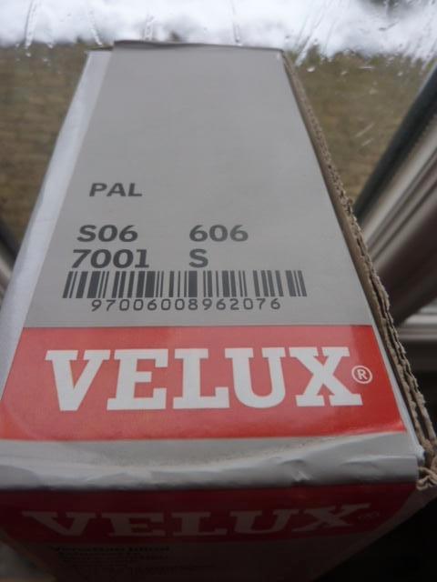 Nieuwe Velux jaloezieën / PAL S06 ( 114 x 118 ), kleur wit, Huis en Inrichting, Stoffering | Gordijnen en Lamellen, Nieuw, Minder dan 100 cm