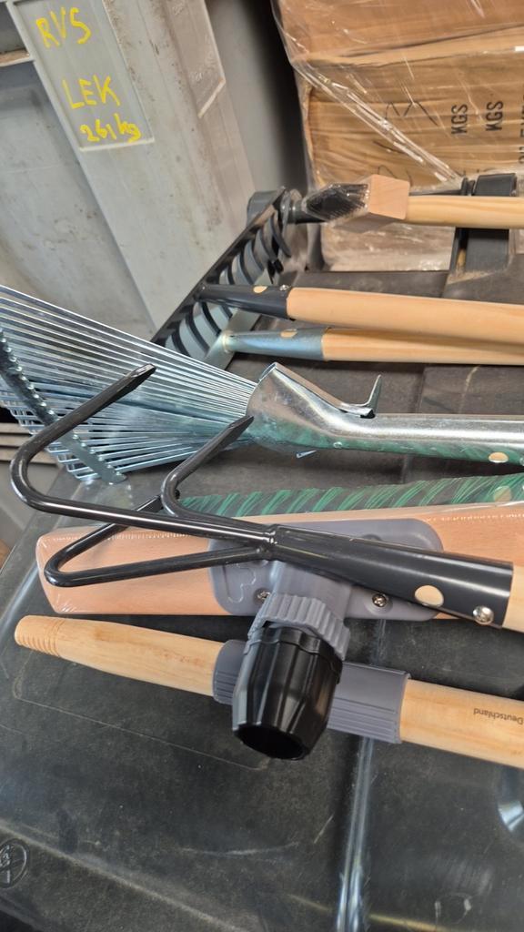 Te koop partij van 7 stuks nieuw tuingereedschap., Diversen, Rommelmarktspullen, Nieuw, Ophalen