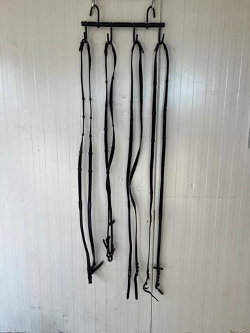 4 paar teugels full nylon met stopjes beschikbaar voor biedingen