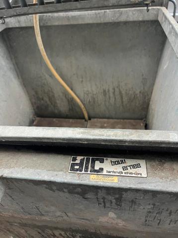 Bouw en machines beschikbaar voor biedingen