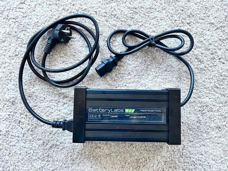 MegaCharge Series BatteryLabs LiPo/Ion 7s 24V 6A, Audio, Tv en Foto, Opladers, Zo goed als nieuw, Ophalen of Verzenden