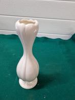 Vaas delfts wit tulp model, Huis en Inrichting, Woonaccessoires | Vazen, Ophalen of Verzenden, 'T Olde Gre-j, Info@toldegrej.nl