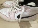 Nike Air Jordan 1 Mid - US9.5 / EU41, Kleding | Dames, Schoenen, Ophalen of Verzenden, Gedragen, Wit, Sneakers of Gympen