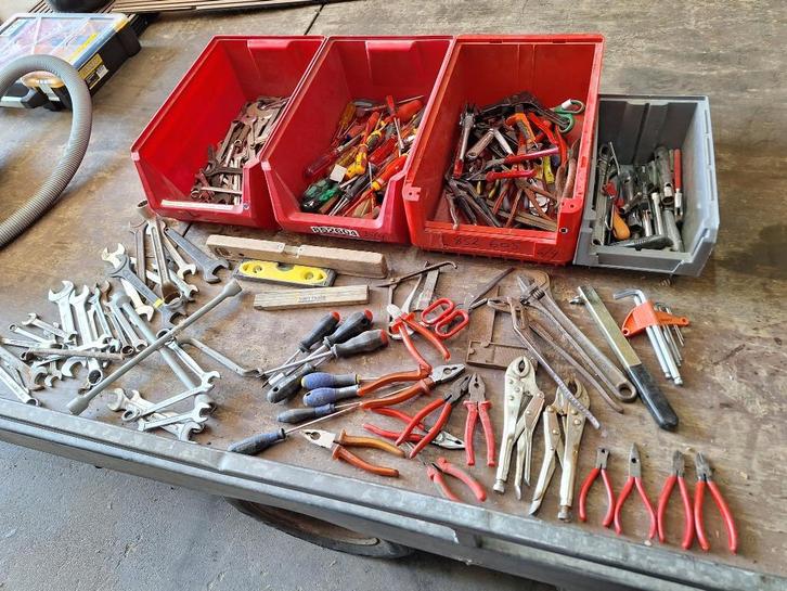 sleutels tangen schroevendraaiers, Doe-het-zelf en Verbouw, Gereedschap | Handgereedschap, Gebruikt, Ophalen