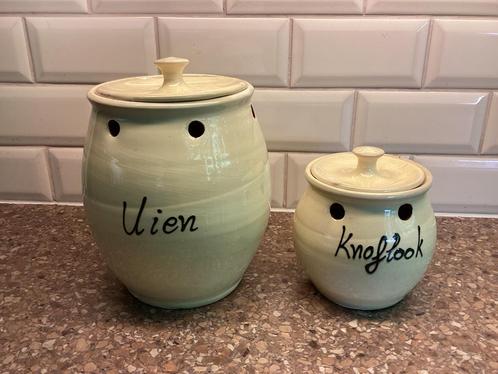 Uien en Knoflook pot. Handgemaakt., Huis en Inrichting, Keuken | Keukenbenodigdheden, Zo goed als nieuw, Ophalen of Verzenden
