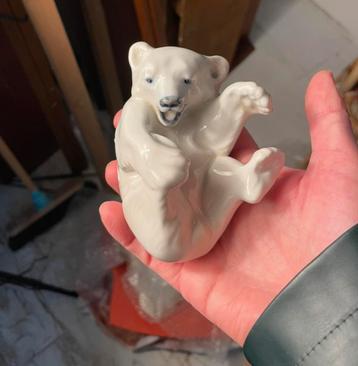 Royal Copenhagen IJsbeer Figurine beschikbaar voor biedingen