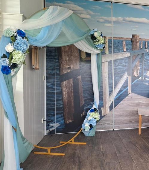 TE HUUR: achtergrond decoratie / backdrop gouden ring, Huis en Inrichting, Woonaccessoires | Wanddecoraties, Zo goed als nieuw