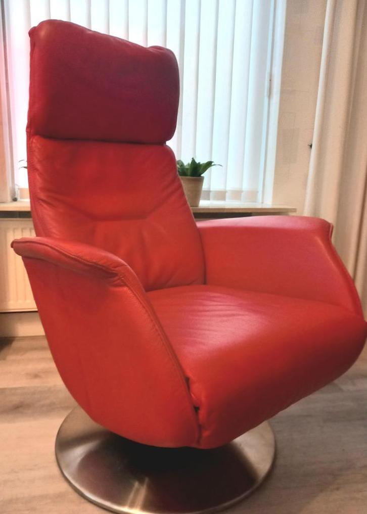 Lederen Relaxstoel in Ferrarirood Electrisch vv Accu, Huis en Inrichting, Fauteuils, Zo goed als nieuw, Leer, 50 tot 75 cm, Minder dan 75 cm